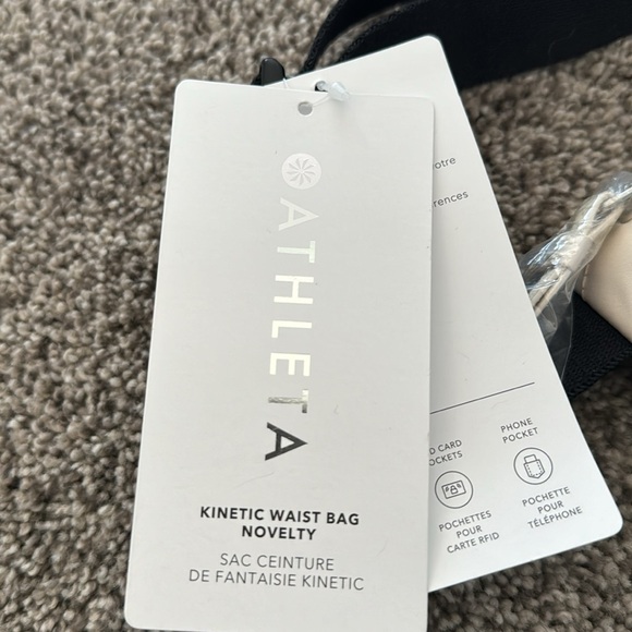 NWT Athleta kinetic waist bag cream shine - Picture 2 of 4